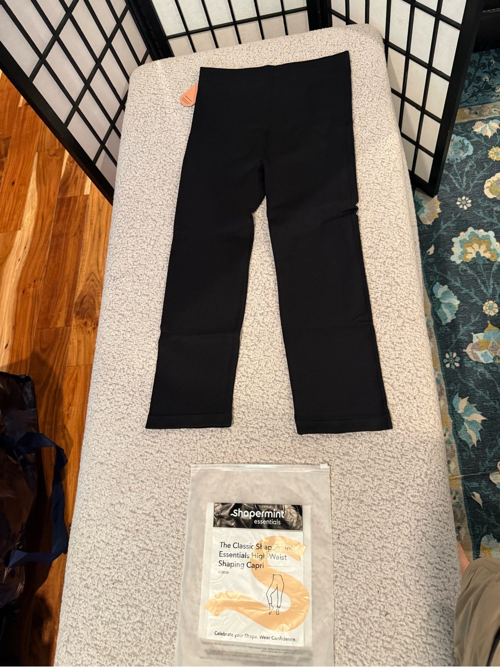 Shapermint Essentials High-Waist Shaping Capri Black L/G NWT